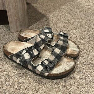 Birkenstock black n white plaid felt Arizona strappy sandals sz 7